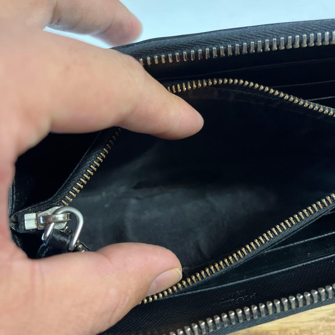 PRADA ブラックレザー 長財布
