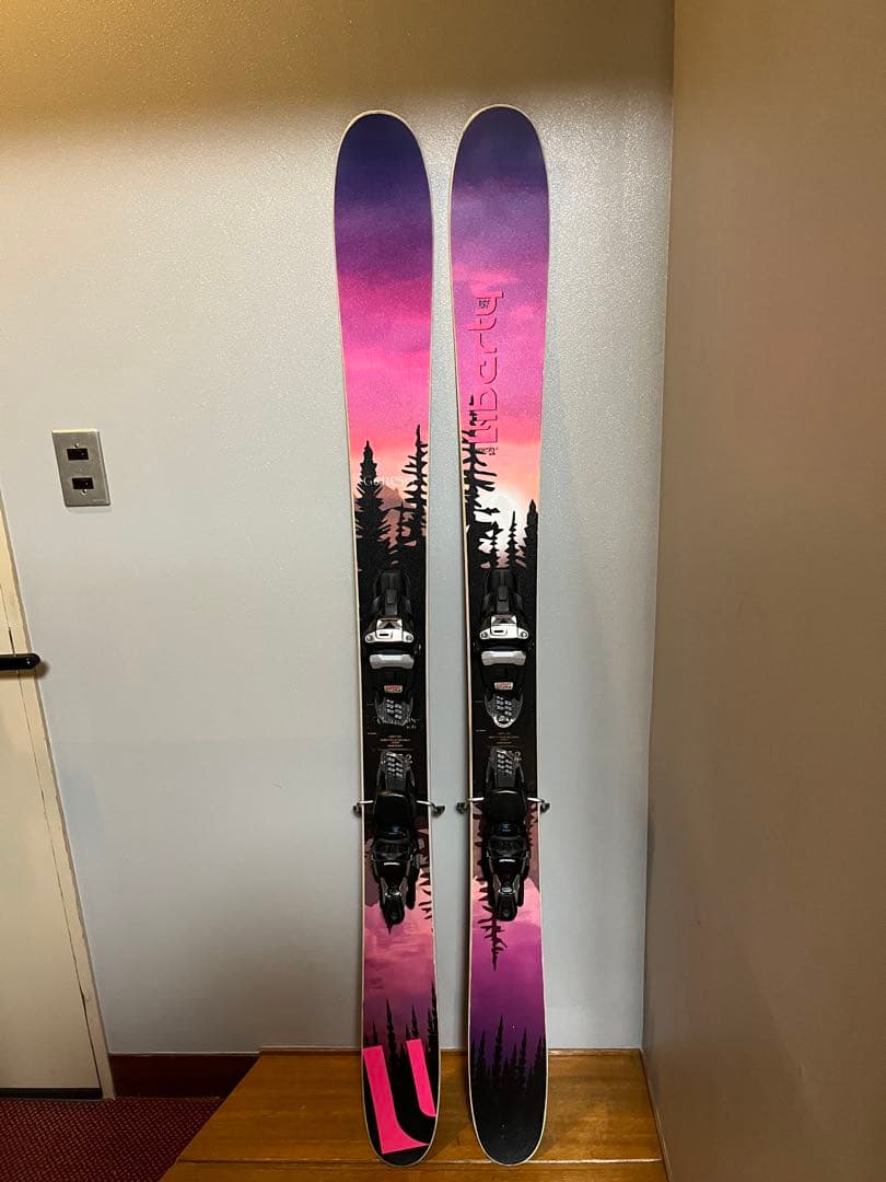 スキー板　liberty Genesis106 157cm