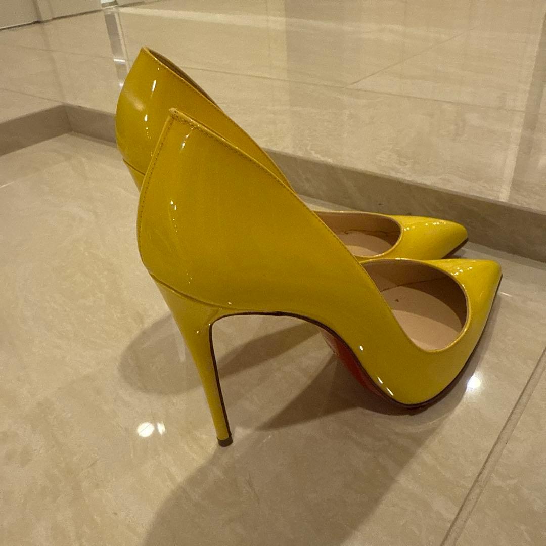 Christian Louboutin イエローハイヒール