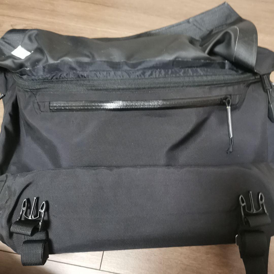 ARC'TERYX LEAF COURIER BAG 15　リーフ