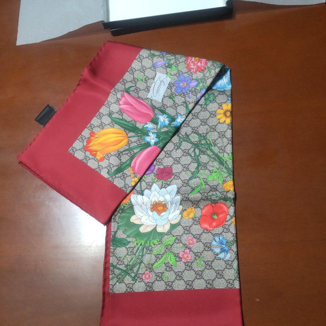GUCCI 花柄スカーフ新品箱入り