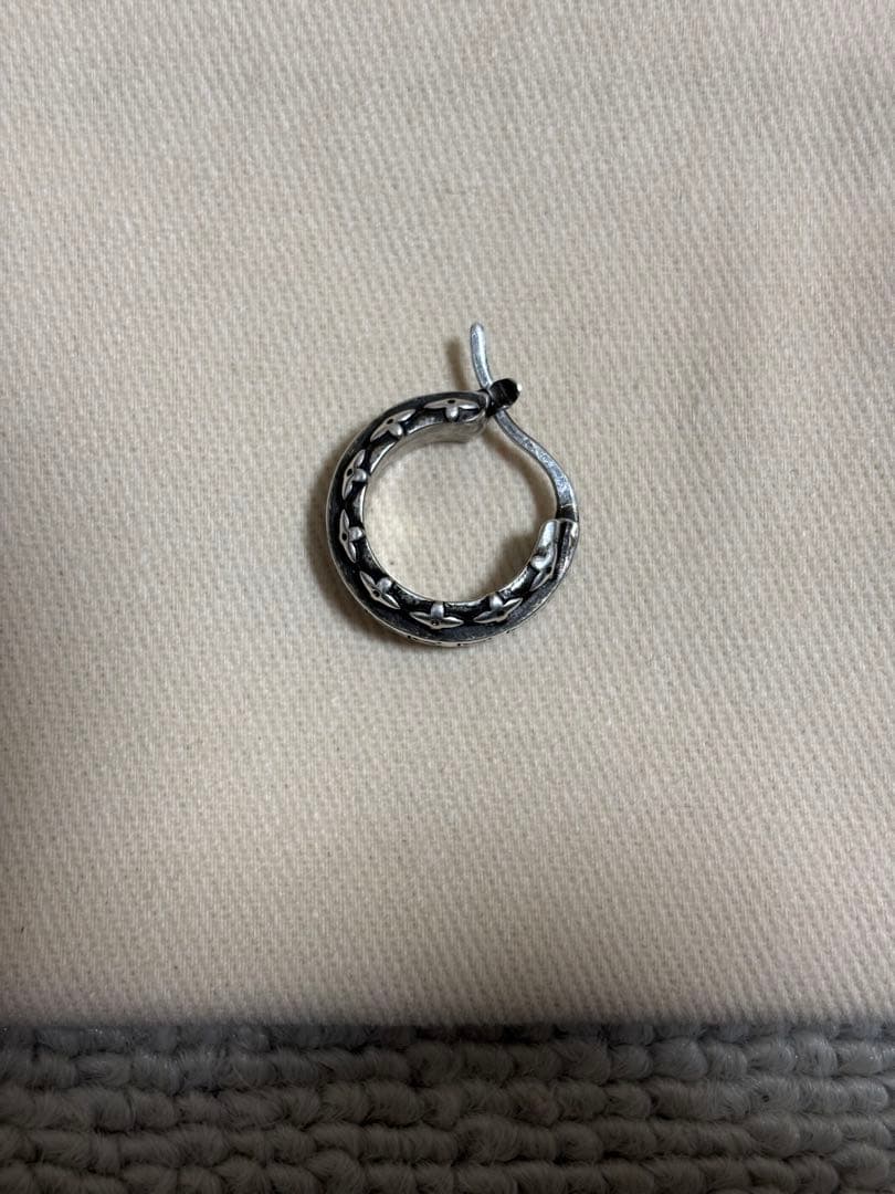 LOUIS VUITTON フープピアス・LV ドリフト 単品　セール中！！