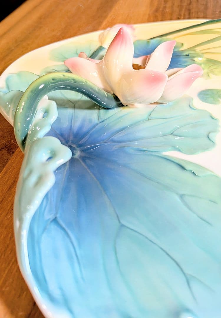 ❤️台湾「フランツ・コレクション」蓮の花 の陶器皿箱入り❤️1765