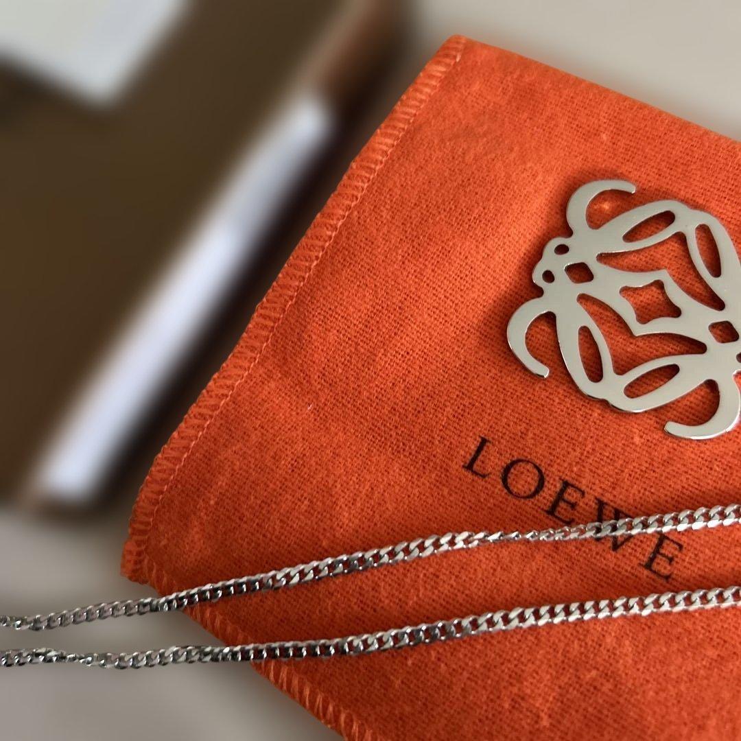 LOEWE ロゴモチーフ キーホルダーチャーム　ネックレスお探しの方にも