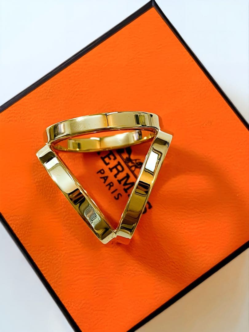 ほぼ未使用　美品　エルメス　HERMES トリオ　スカーフリング　ゴールド