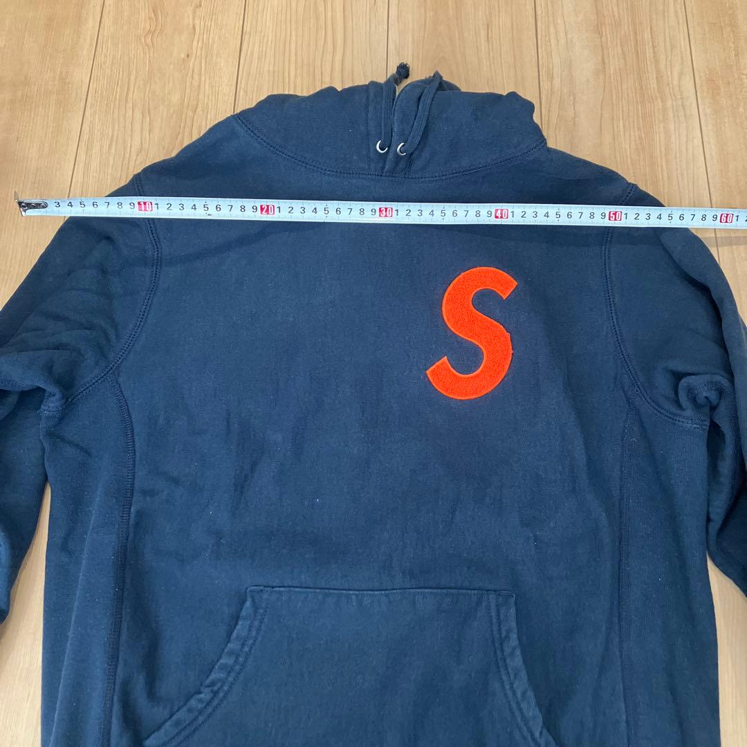 Supreme ネイビー パーカー オレンジSロゴ