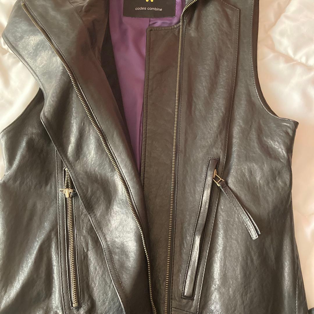 イタリア製ラム革使用ファスナー使いがオシャレなロングベスト 黒