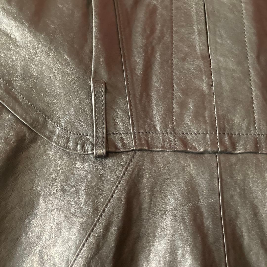 イタリア製ラム革使用ファスナー使いがオシャレなロングベスト 黒