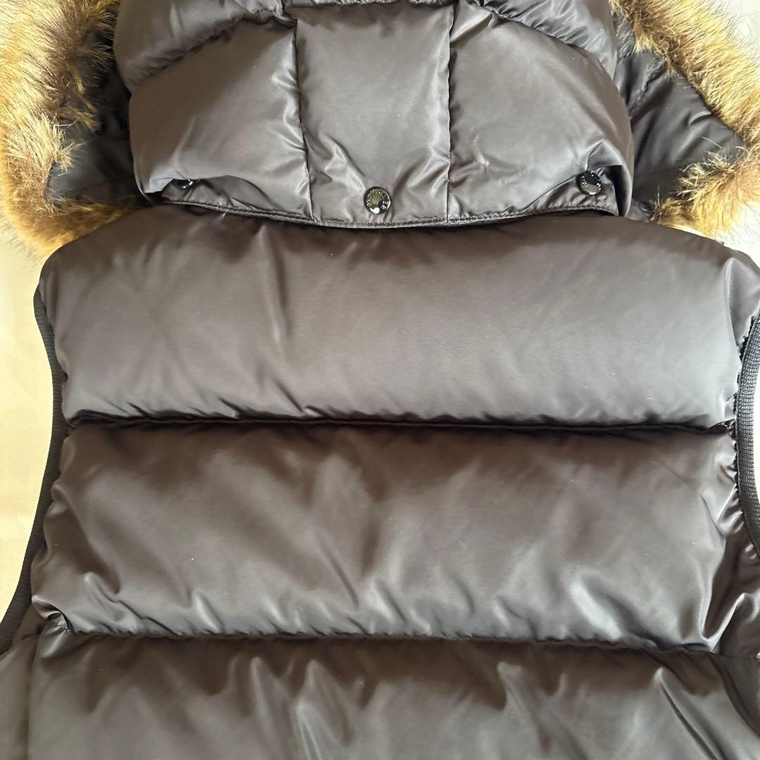 モンクレールエコファー付ダウンベスト　BAIRON ２　美品