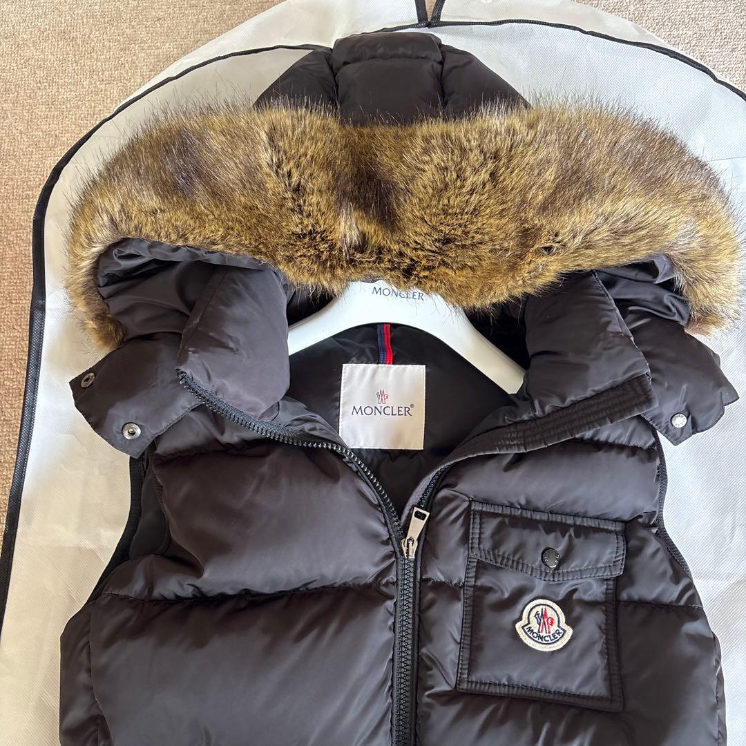 モンクレールエコファー付ダウンベスト　BAIRON ２　美品