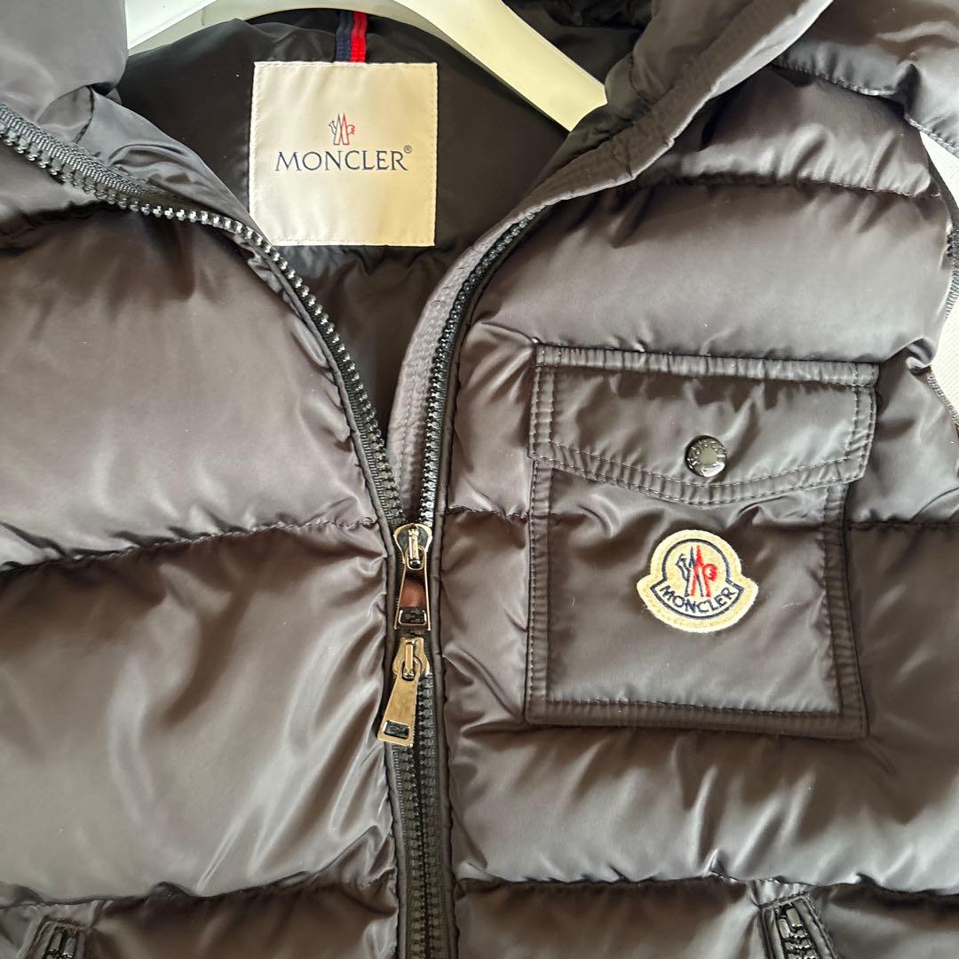 モンクレールエコファー付ダウンベスト　BAIRON ２　美品