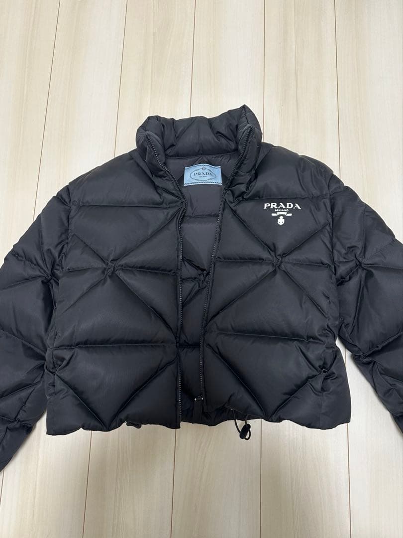 最終値下げ　PRADA ブラック ショートダウンジャケット　36