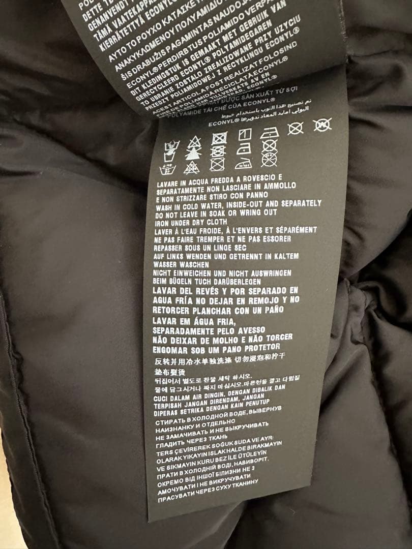 最終値下げ　PRADA ブラック ショートダウンジャケット　36