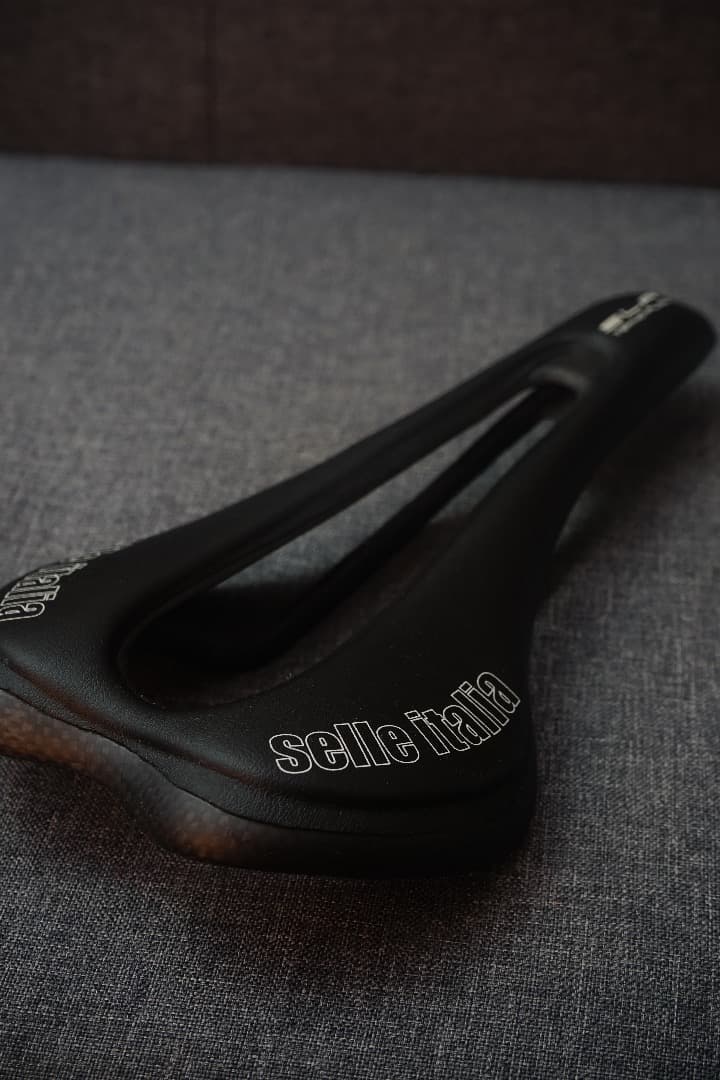 Selle Italia SLR Tekno-Flow / カーボン サドル