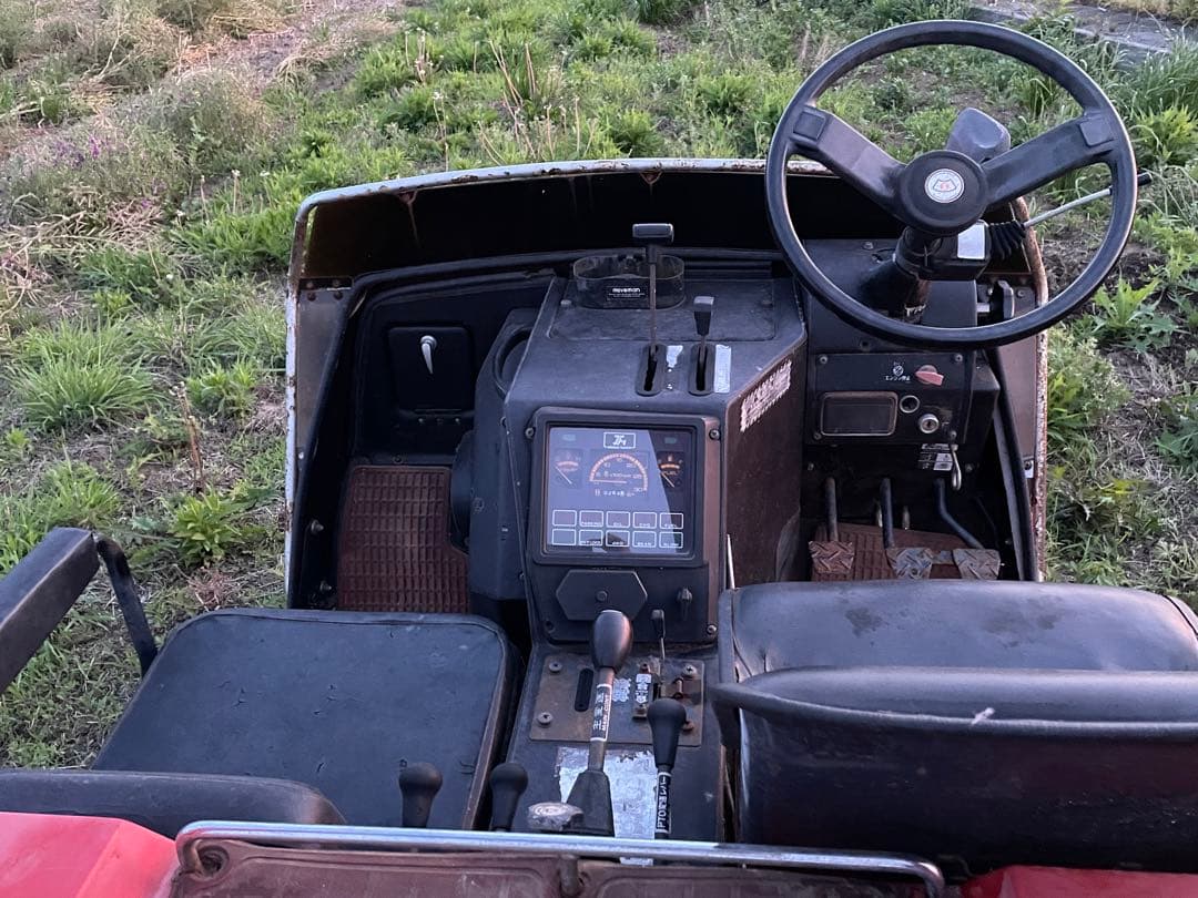 【茨城】　希少 トラクター　2人乗り　18馬力　実働　オルタネーター新品