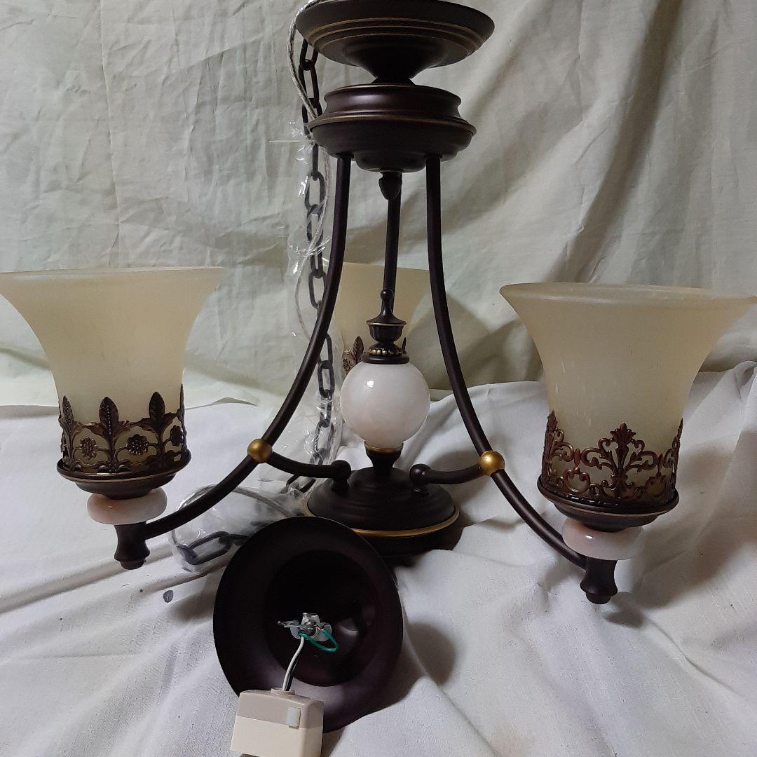 新品同様◆高級ブロンズベル　シャンデリア◆ヨーロッパスタイル◆天井照明 3灯