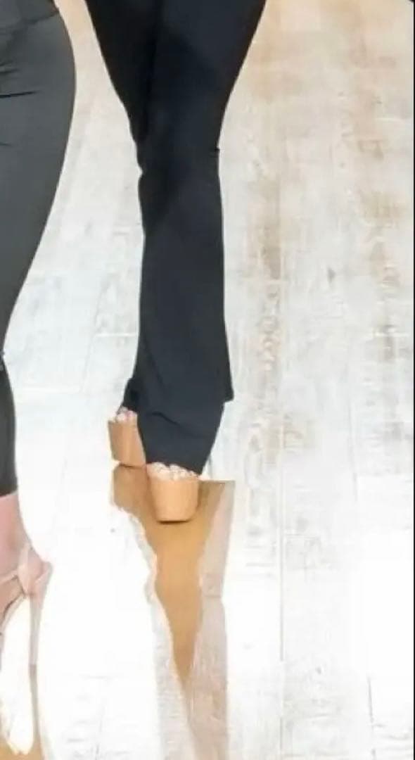 希少Jojo Bragais 16cmヒール サンダル Megan（ベージュ）