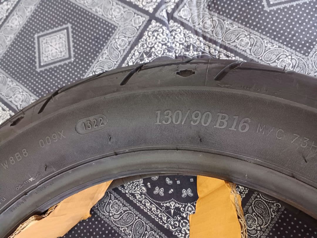 Michelin Scorcher 31 130/90B16 未使用！