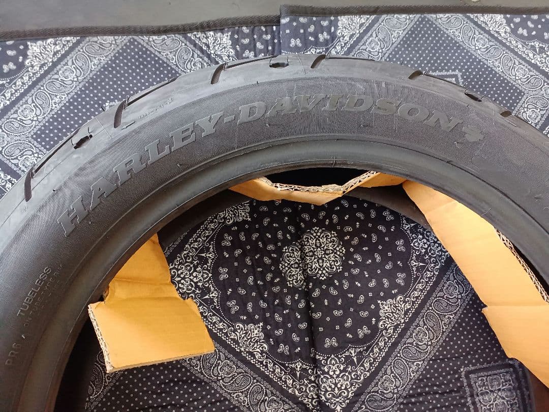 Michelin Scorcher 31 130/90B16 未使用！