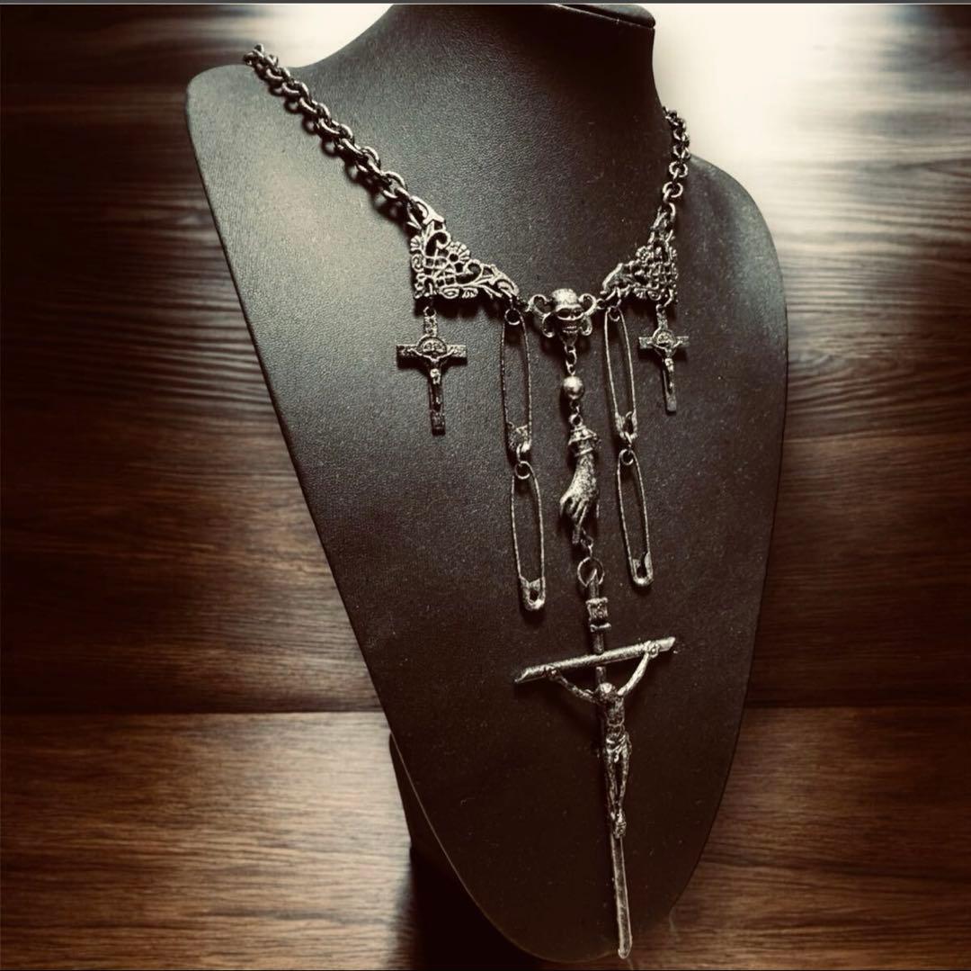 み*う様 1点物★ジャンポールゴルチエ★セーフティピンスカル3クロスカルマネック