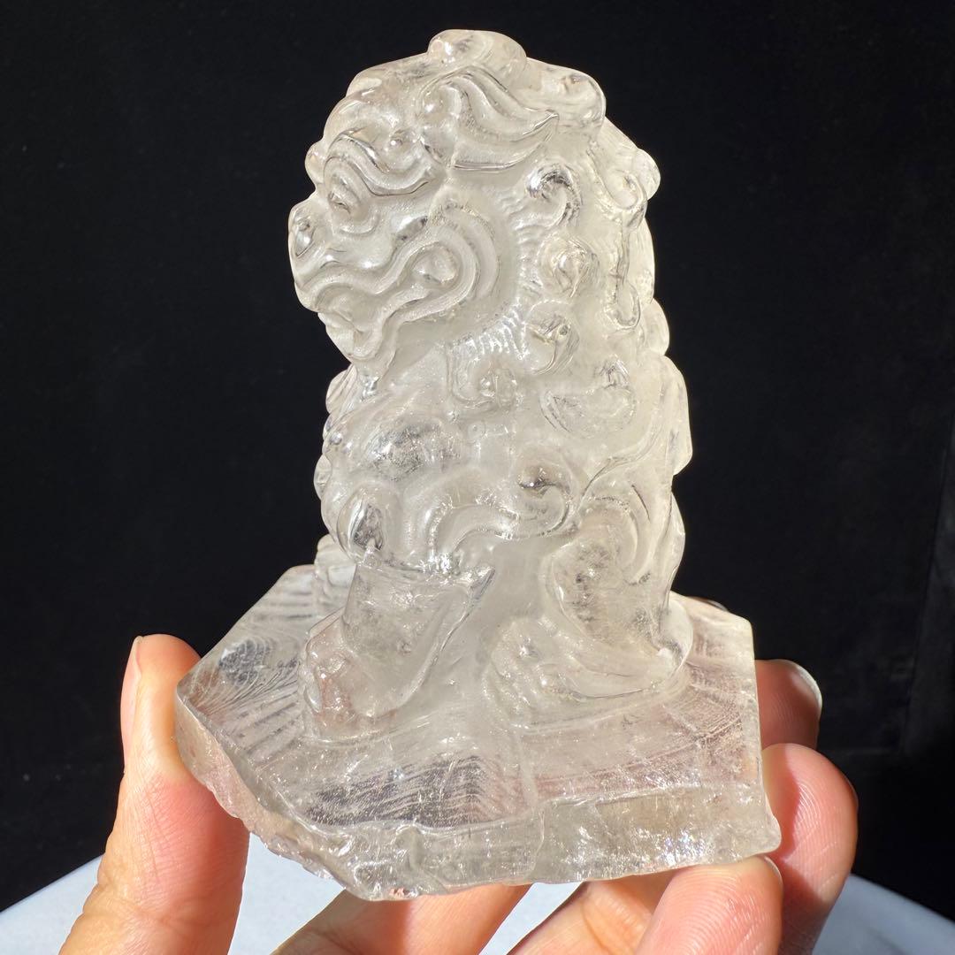 天然石水晶のライオン　置物　彫物NO.072004