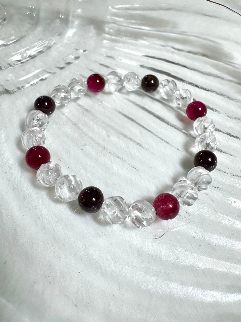 水晶とガーネットのブレスレット