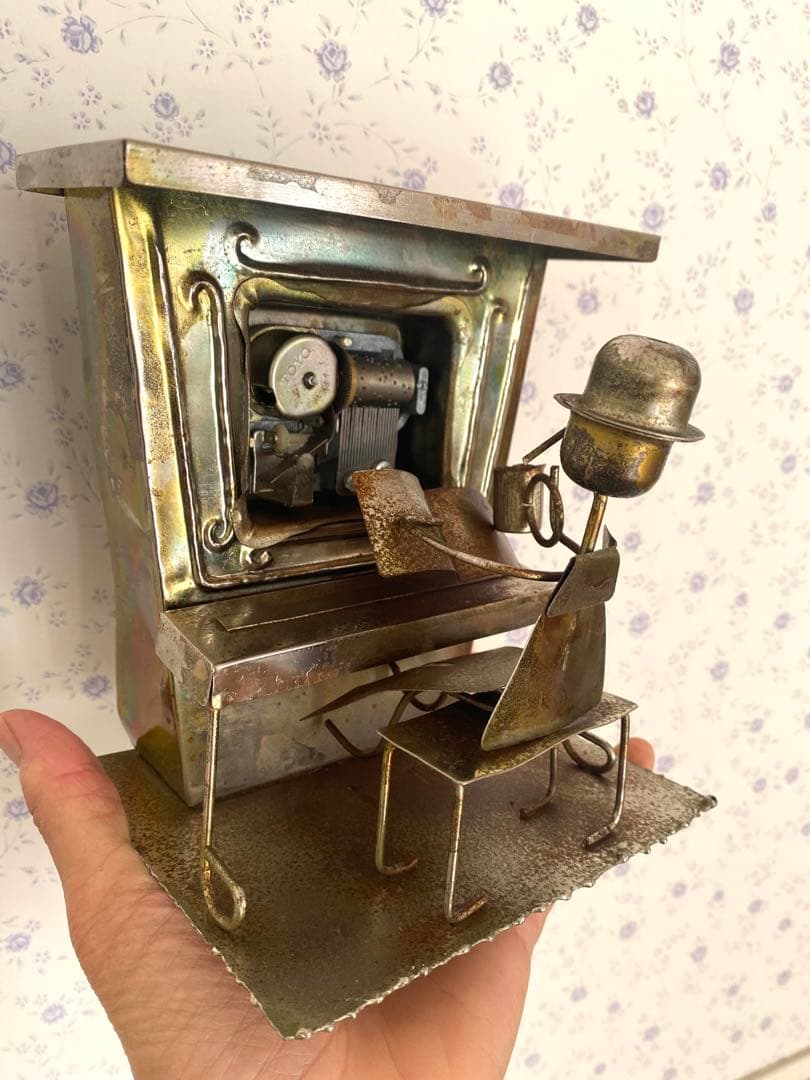 金属製ピアノオルゴール、ドイツ製、全て手作業です、非常に希少物品で