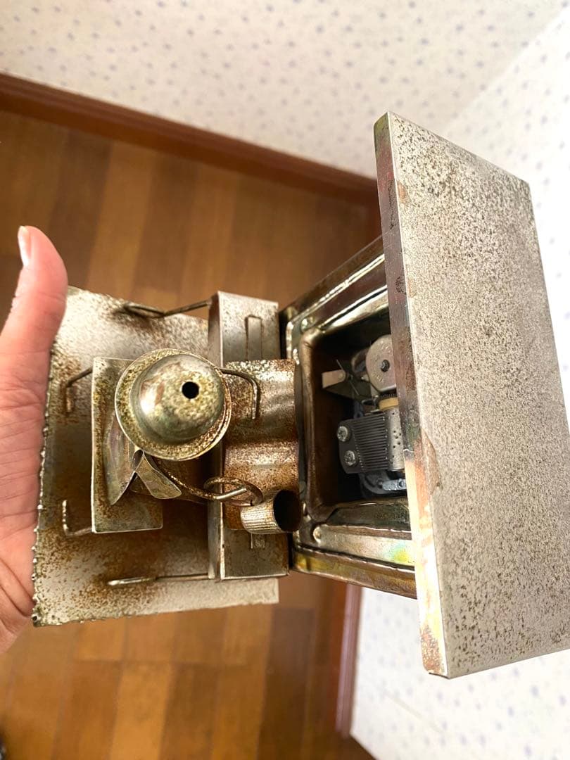 金属製ピアノオルゴール、ドイツ製、全て手作業です、非常に希少物品で