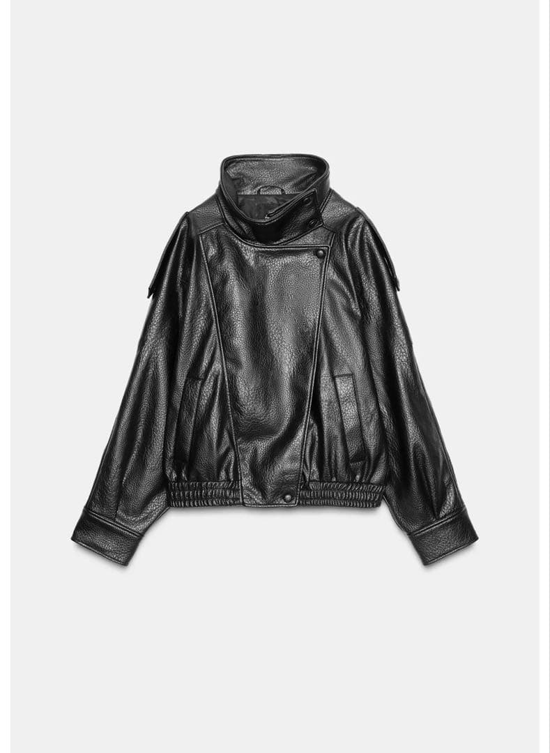 ZARA ブラックレザーショートジャケット