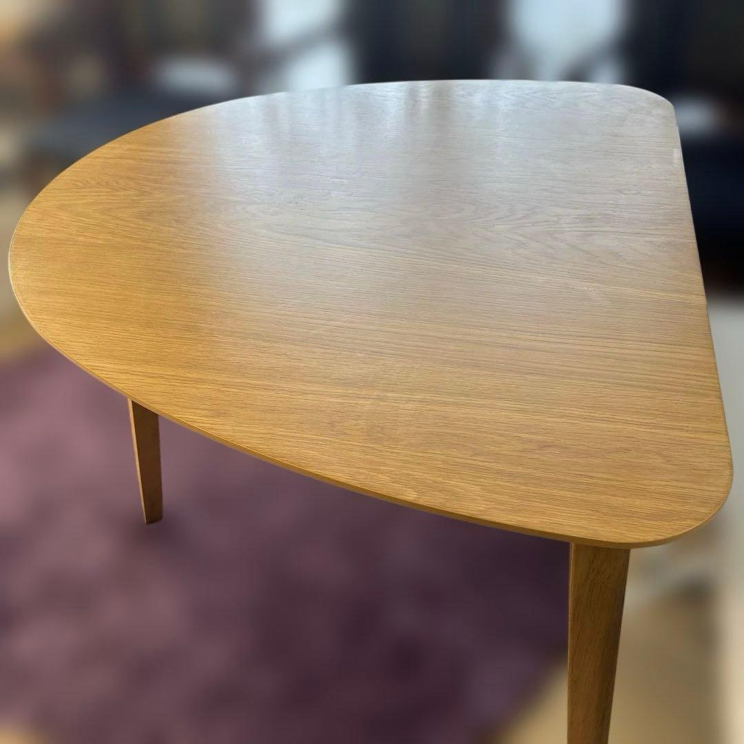 ダイニングテーブル（三角形　おにぎり型）