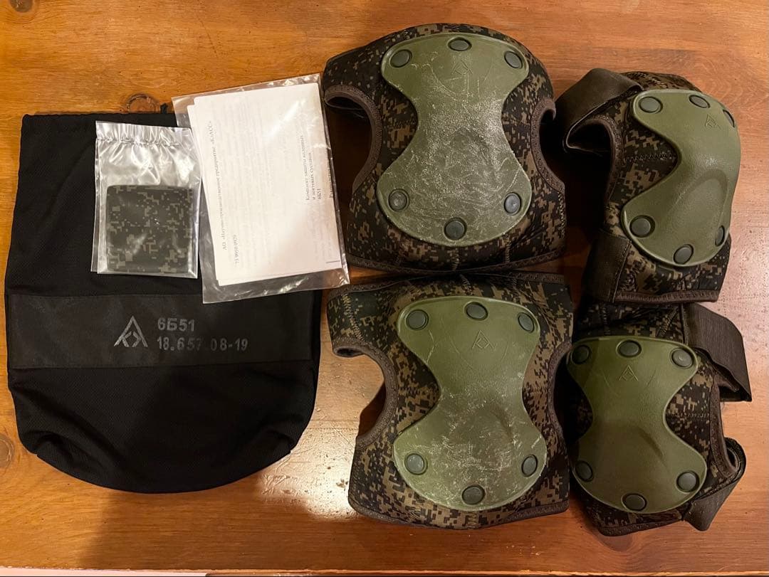 ロシア軍 実物 新ロット6B51 収納袋等付き