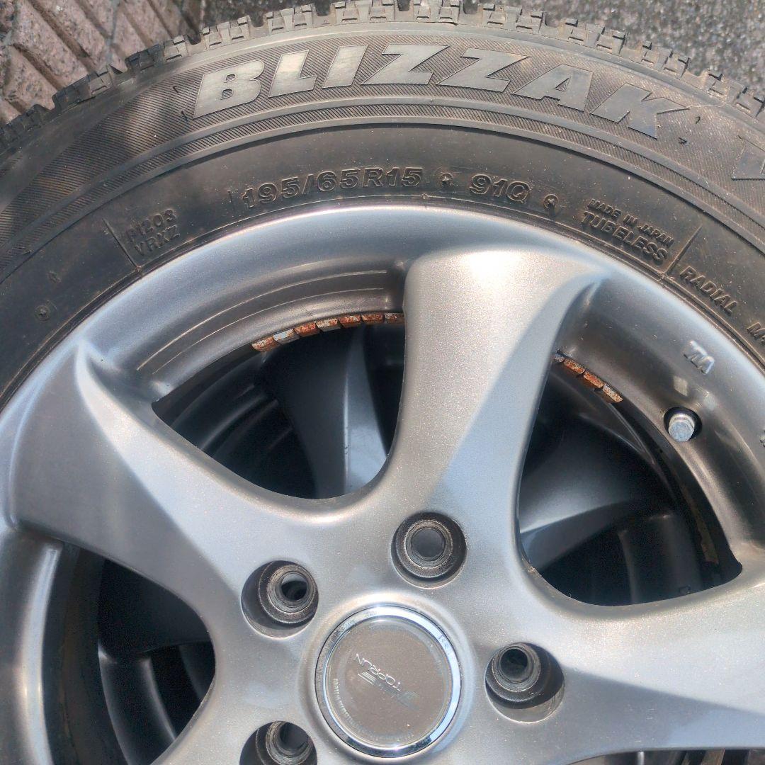 【送料込み】スタッドレスタイヤ　195/65R15 BLIZZAK　VRX