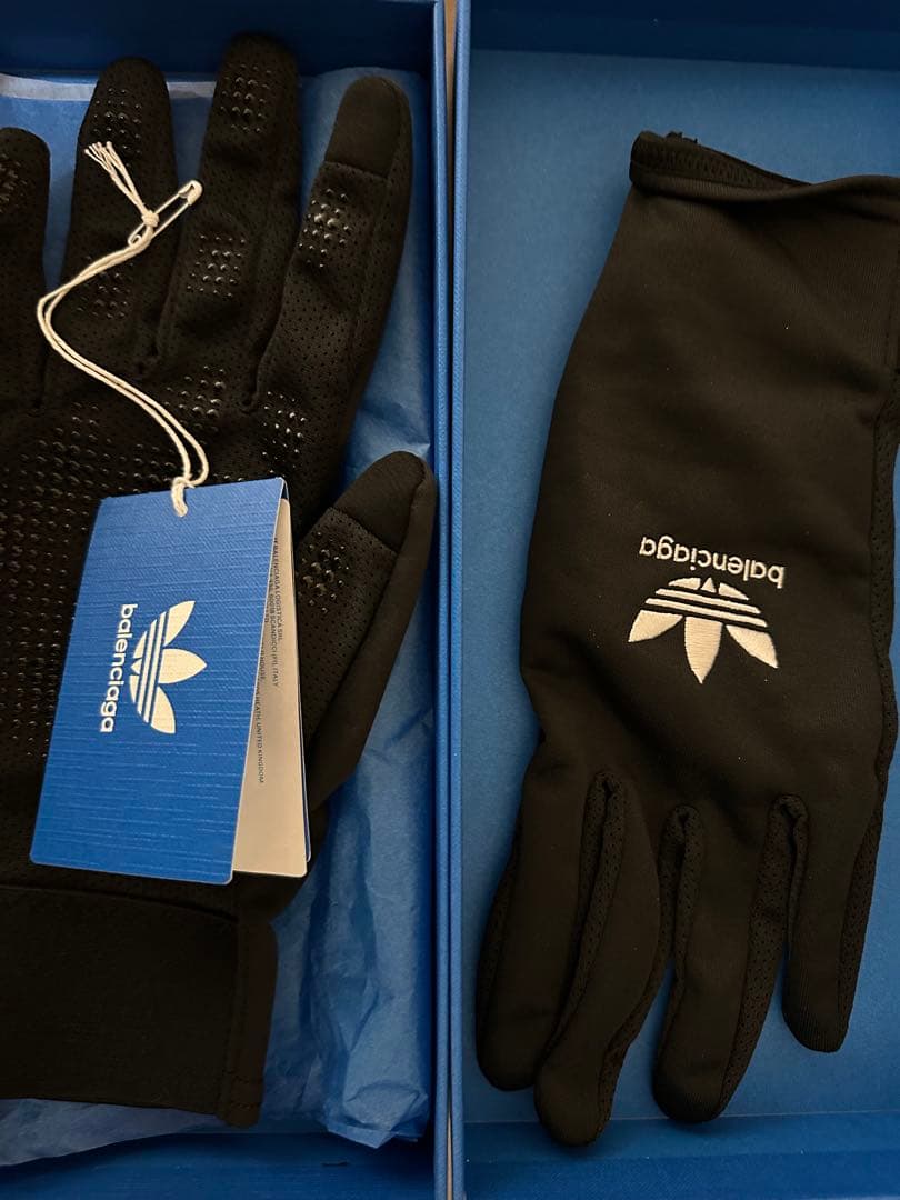 BALENCIAGA Adidas 手袋　正規品新品