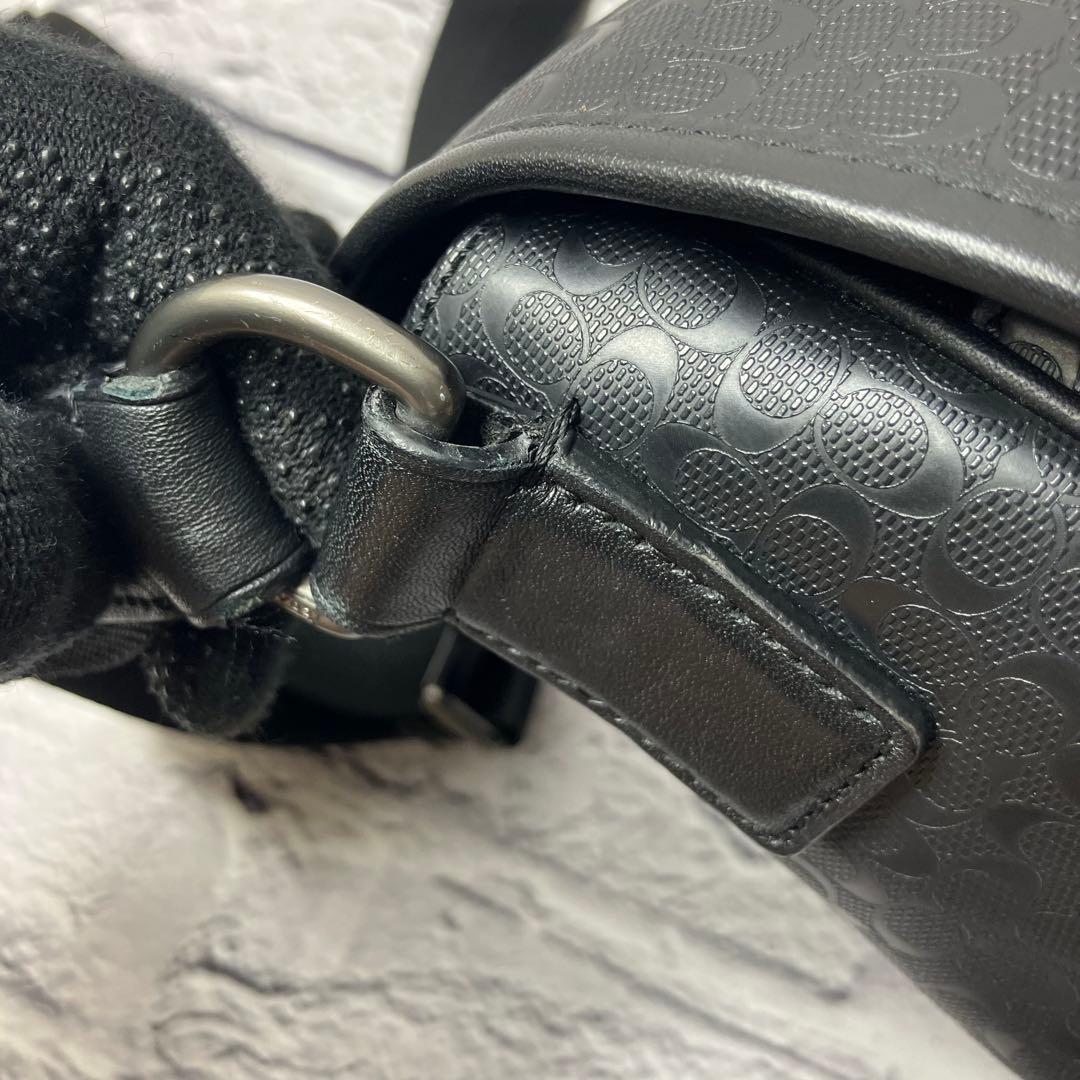 美品 コーチ ヘリテージ シグネチャー メッセンジャーバッグ ブラック A4可