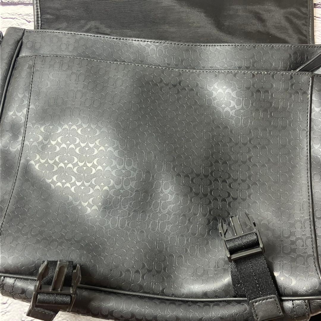 美品 コーチ ヘリテージ シグネチャー メッセンジャーバッグ ブラック A4可