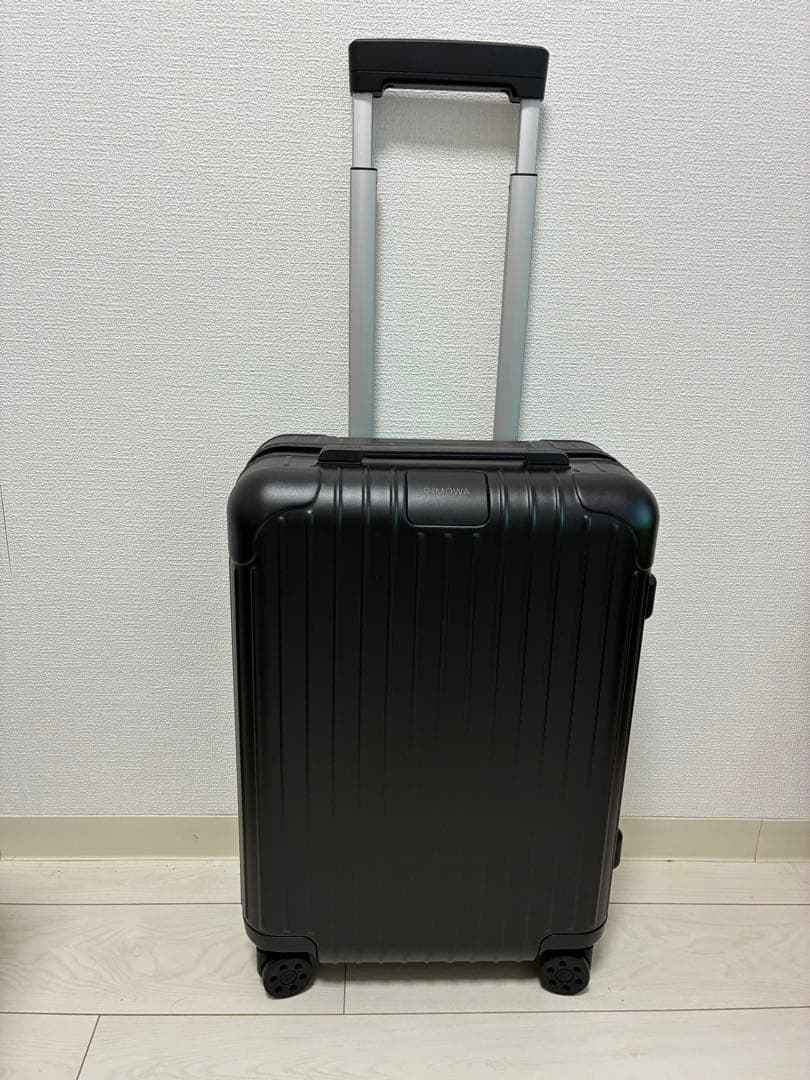【ヒロポン】RIMOWA エッセンシャル キャビン S ブラック