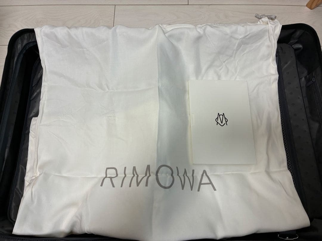 【ヒロポン】RIMOWA エッセンシャル キャビン S ブラック