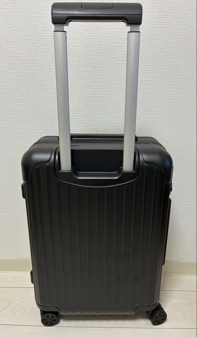 【ヒロポン】RIMOWA エッセンシャル キャビン S ブラック