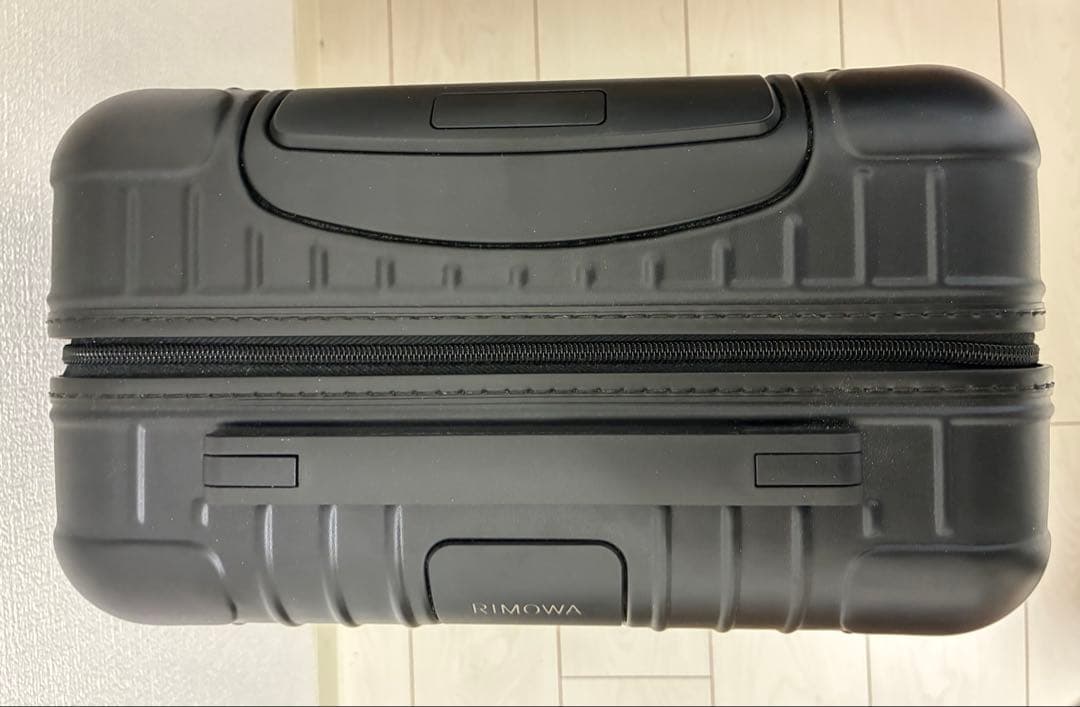 【ヒロポン】RIMOWA エッセンシャル キャビン S ブラック