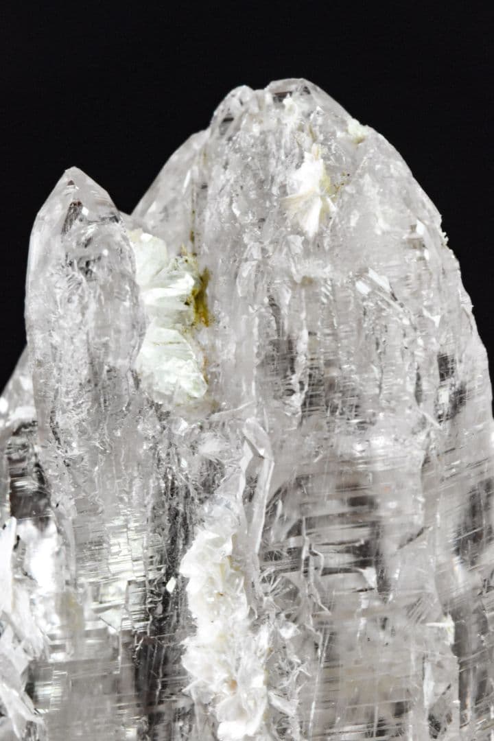 パキスタンスカルドゥ産 トレモライトインクォーツDT