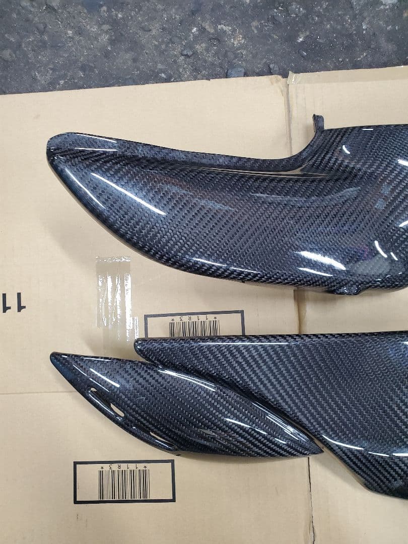 カワサキZ900RS用 カーボンサイドカバー 美品