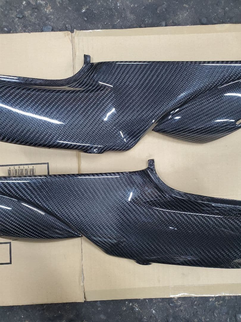 カワサキZ900RS用 カーボンサイドカバー 美品