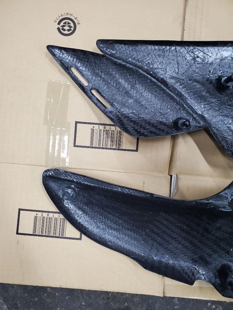 カワサキZ900RS用 カーボンサイドカバー 美品
