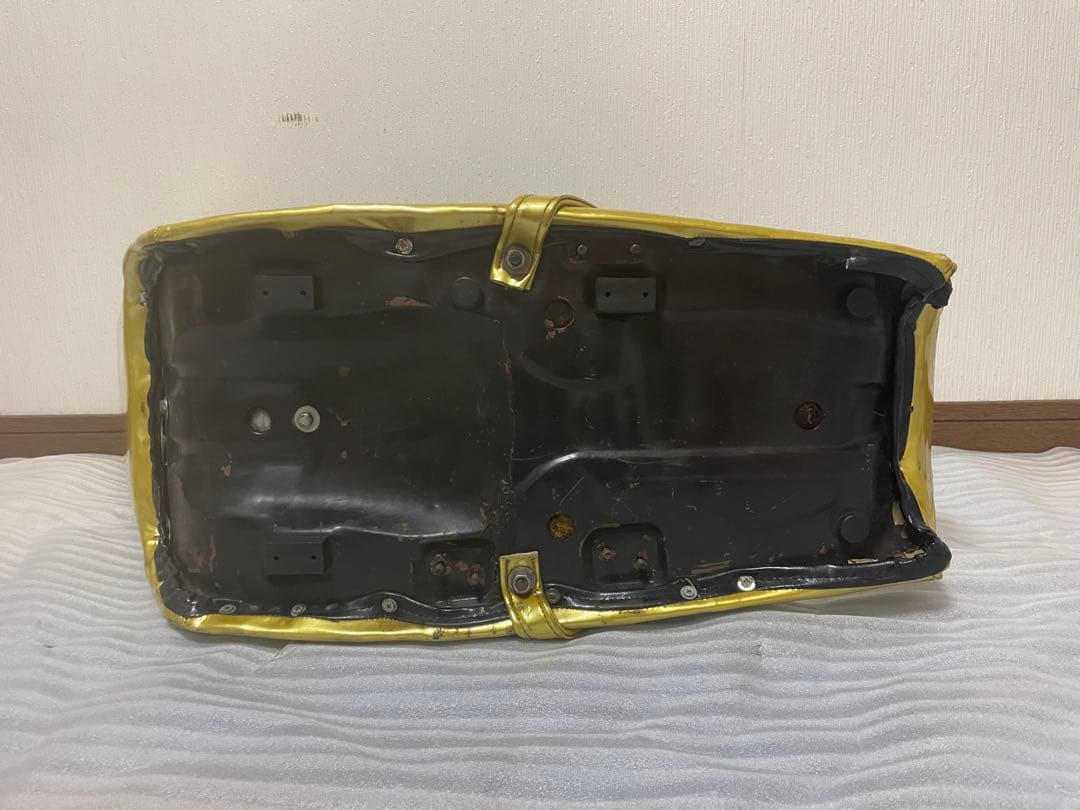 渋い！当時物！川口シート！スケベ椅子三段シート！ゴールド GS400