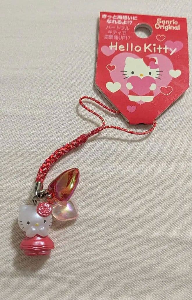 ハローキティ　ハート根付け