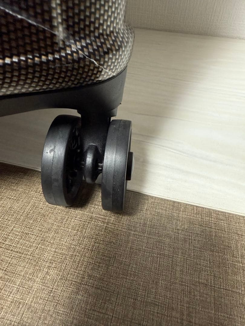 未使用 siffler スーツケース 56L TSA搭載 カーボンネイビー