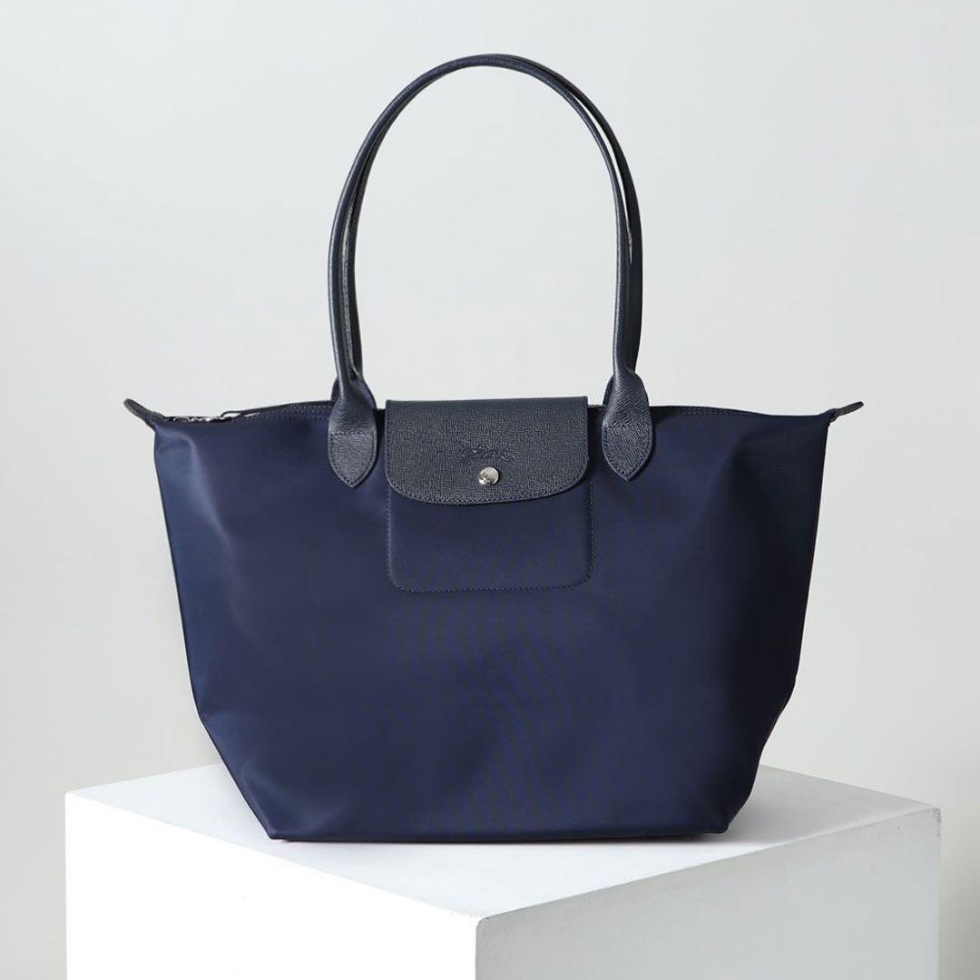 ネイビー long champ neo m size