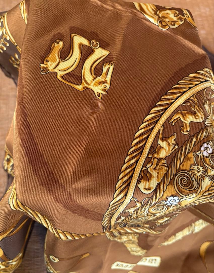 HERMES シルクスカーフ ブラウン ゴールド カレ90