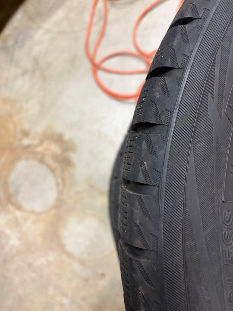 225/45R18 スタッドレスタイヤ YOKOHAMA