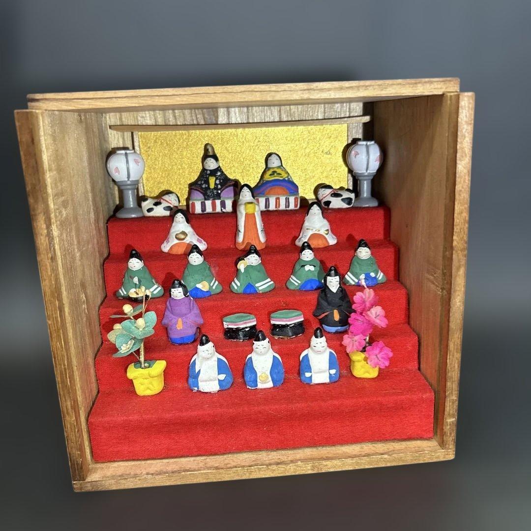 雛人形　小桜雛　小さな段飾り